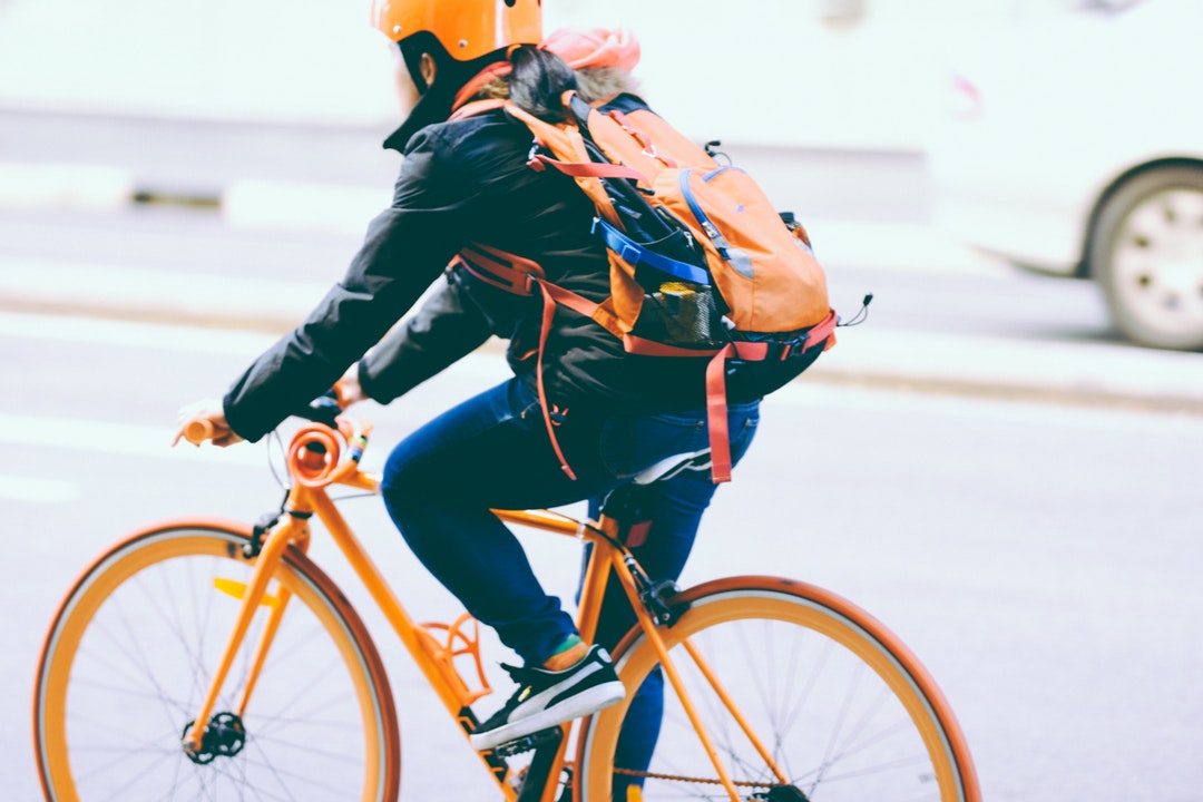 クロスバイクのヘルメットの選び方や必要性は 街乗り用のおすすめも紹介 Travelnote トラベルノート