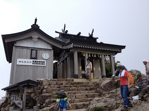 石鎚神社 は初詣にも人気のパワースポット お守りのパワーは絶大 Travelnote トラベルノート