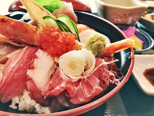 大阪で絶品海鮮丼を食べるならココ デカ盛りが話題のおすすめ店を厳選 Travelnote トラベルノート