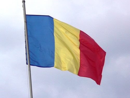 ルーマニア国旗の意味や特徴をチェック 由来 歴史も知っておこう Travelnote トラベルノート