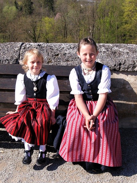 ドイツの民族衣装がかわいい おしゃれ ディアンドルの歴史や特徴も Travelnote トラベルノート