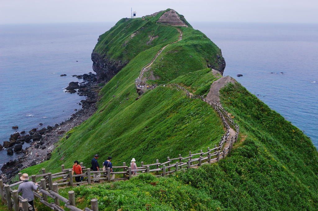 北海道・神威岬の絶景がすごい！女人禁制や伝説とは？周辺の食事処も！