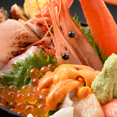 敦賀で海鮮丼を食べるなら 駅周辺や夜でも食べられるお店はある Travelnote トラベルノート