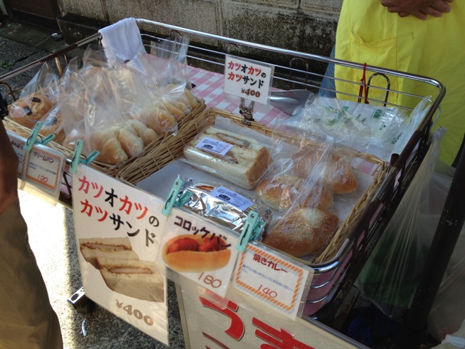 勝浦の朝市でおすすめの食事は海鮮丼？名物を紹介！駐車場は？