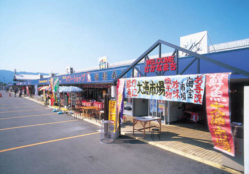 日本海さかな街で海鮮丼を食べるなら おすすめ 人気のお店も紹介 Travelnote トラベルノート