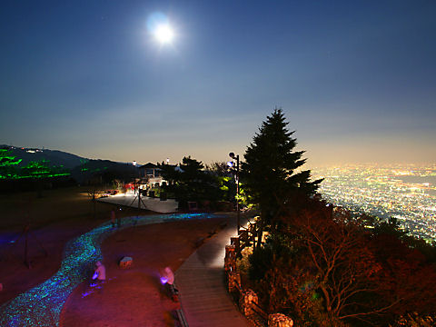 摩耶山といえば夜景がおすすめ アクセス方法は 日本三大夜景の絶景 Travelnote トラベルノート