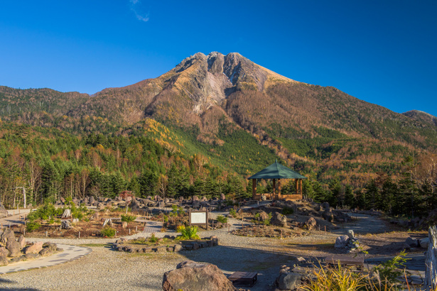 日光白根山ロープウェイ山頂駅は紅葉が最高 登山で雄大な景色に子供も感動 Travelnote トラベルノート