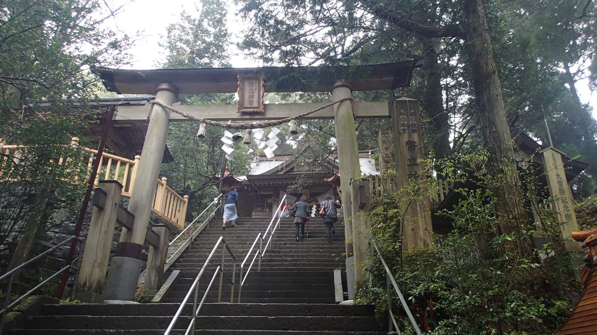 高千穂神社の夜神楽見学 パワースポットで御朱印やお守りゲット アクセスは 3ページ目 Travelnote トラベルノート