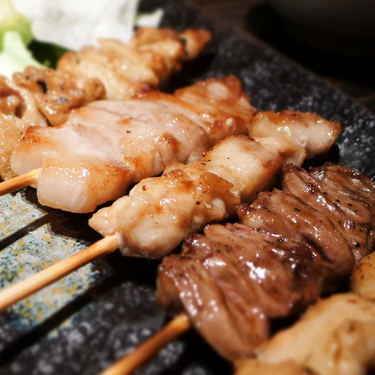 梅田の焼き鳥店まとめ お酒も進む食べ飲み放題のあるおすすめの人気店も Travelnote トラベルノート