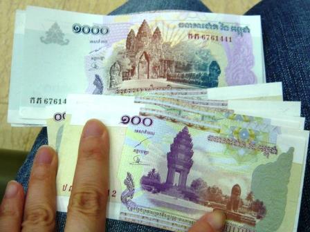 カンボジア通貨の単位・両替の方法などを詳しく解説！観光地では米ドルが使える？