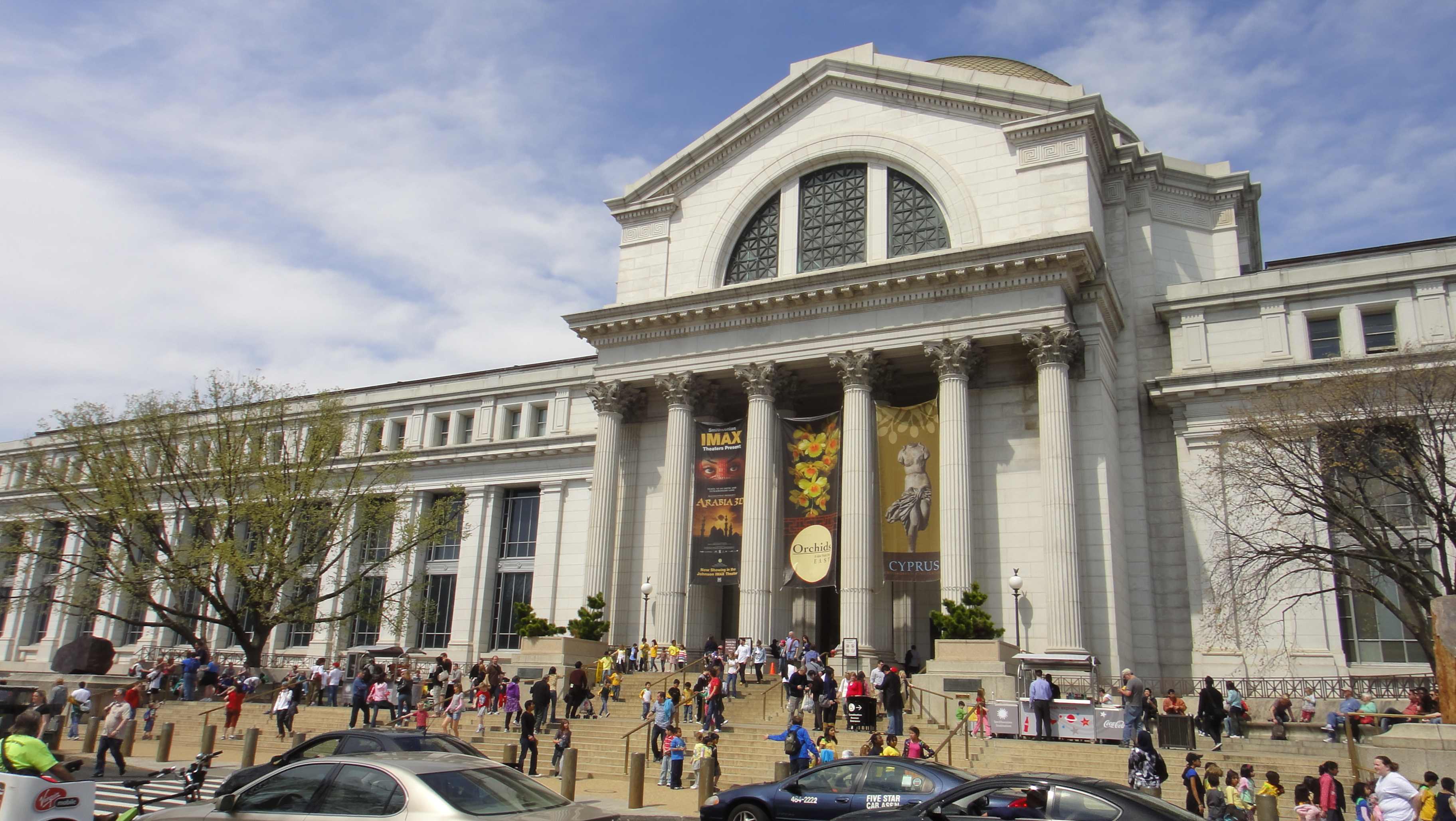 スミソニアン博物館観光のおすすめを紹介！人気のお土産やアクセスも！
