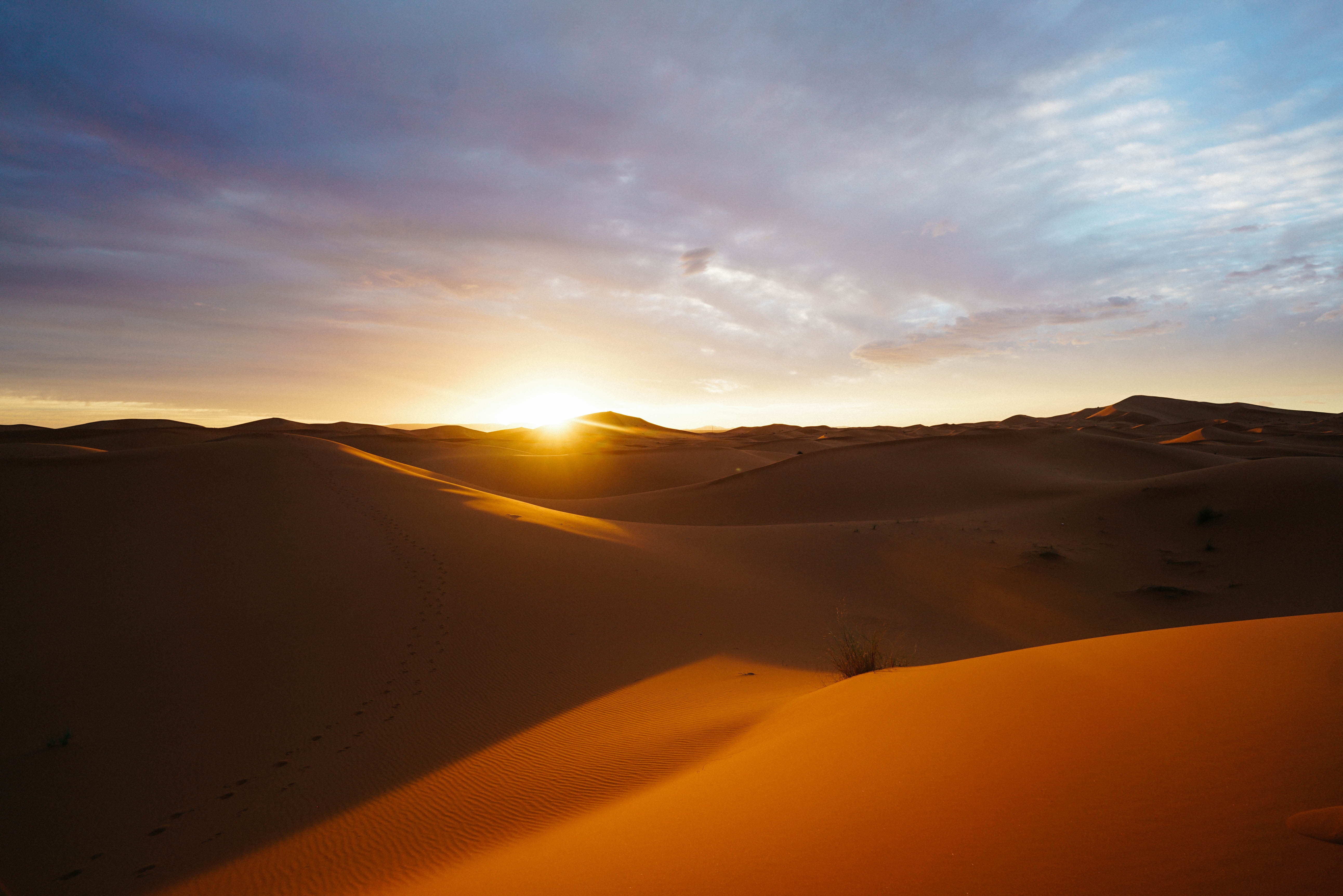 サハラ砂漠の観光はラクダに乗ってオアシスめぐり 絶景の夕日はおすすめ Travelnote トラベルノート