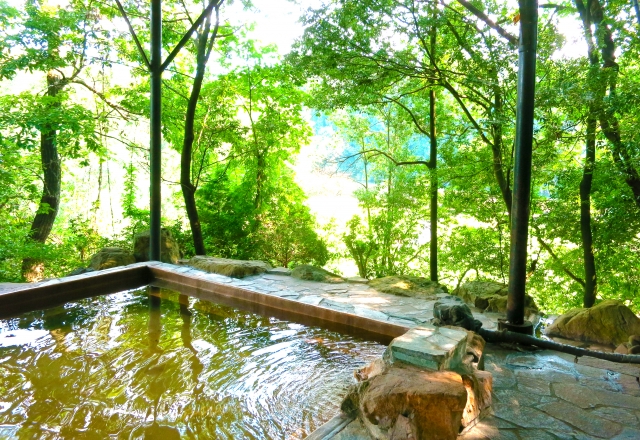 暑い時は避暑地へ！関東・関西・東海でおすすめの日帰り温泉をご紹介