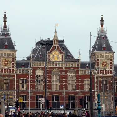 オランダで使う言語は英語が便利 公用語は何 観光で活かせる情報を解説 Travelnote トラベルノート
