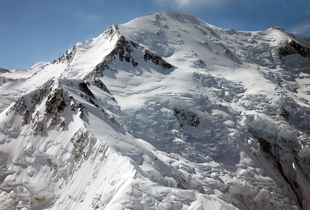 デナリに呼称変更したマッキンリー山！世界的名峰の登山・観光情報を調査！