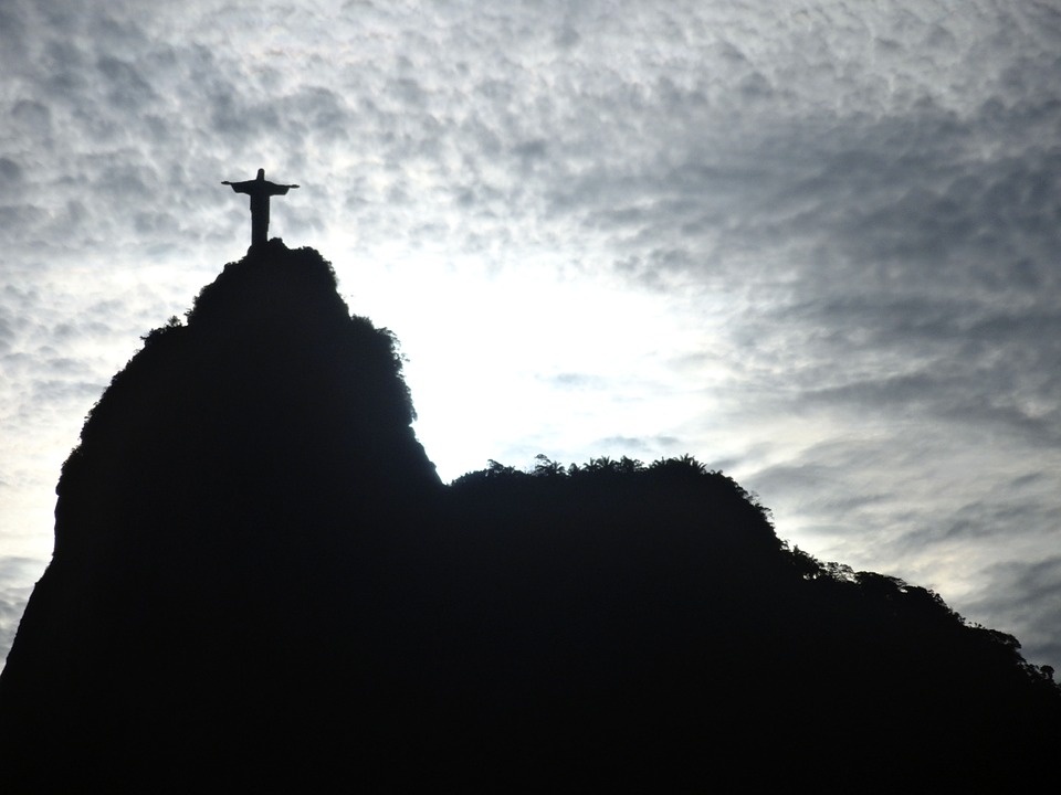 リオデジャネイロ・コルコバードの丘のキリスト像はブラジルのシンボル！
