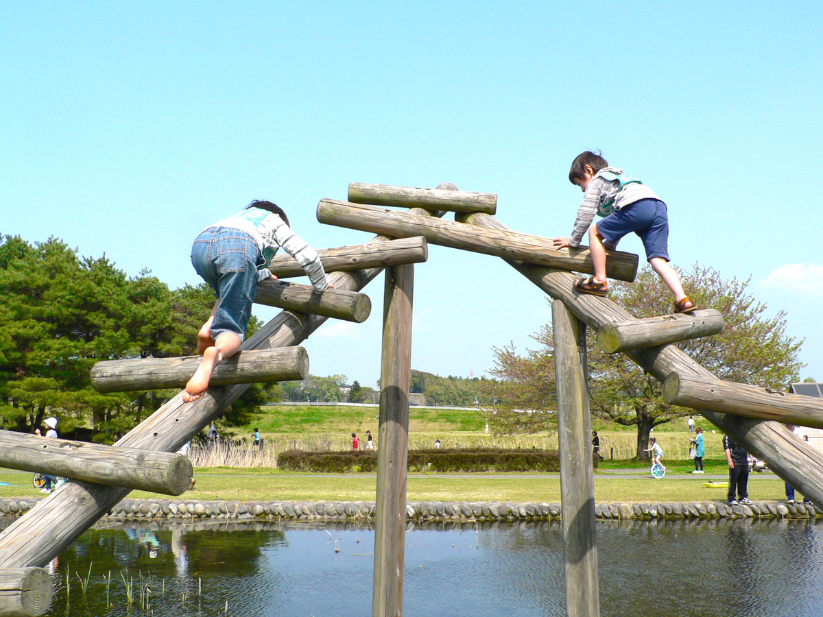 大和市の公園BEST11！アスレチックや水遊びなど子供に人気の遊具が充実！