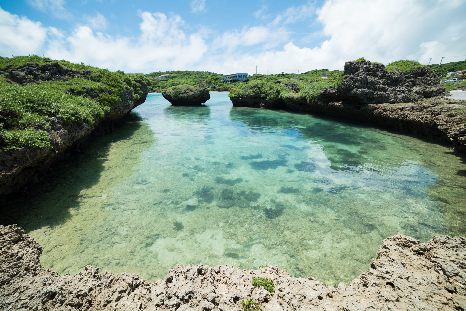 沖縄の穴場スポットを徹底調査！観光マップに載ってない秘境やビーチも！