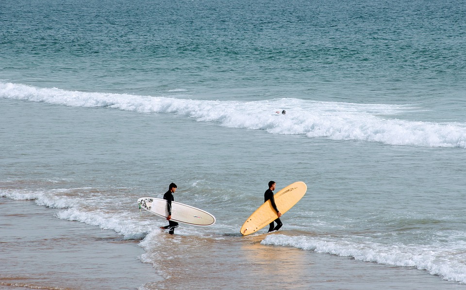 沖縄でサーフィン体験の人気スポット 初心者も上級者も楽しめる Travelnote トラベルノート