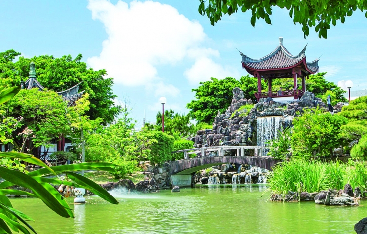 「福州園」は沖縄にある中国式庭園！色鮮やかな景色がおすすめ！