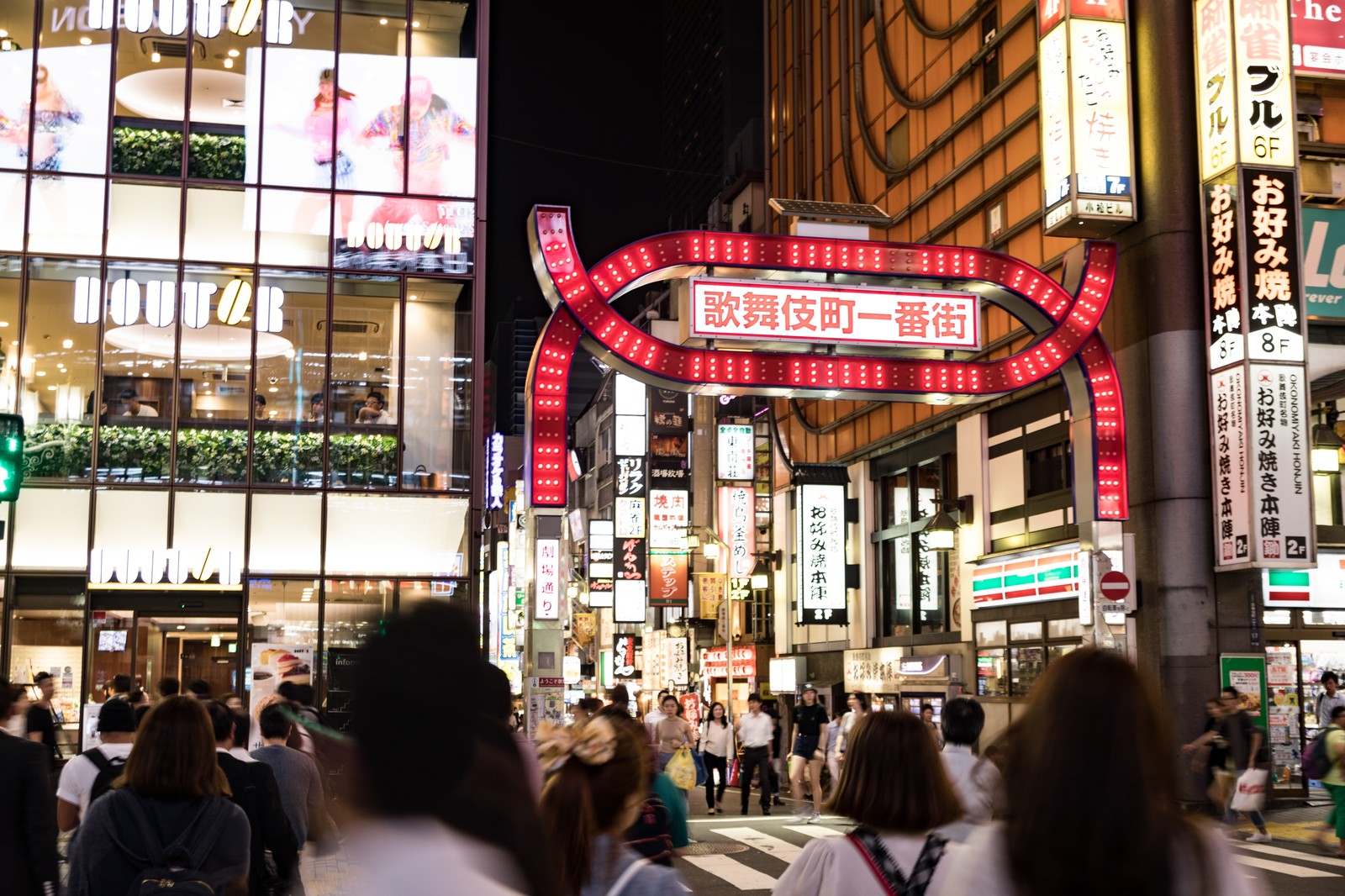 歌舞伎町の治安は 注意したいポイントを調査 女性の一人歩きは避けるべき Travelnote トラベルノート