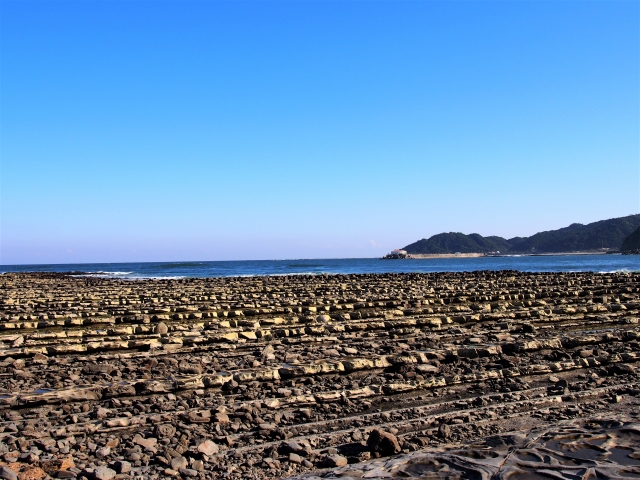 鬼の洗濯板は宮崎 青島の絶景と言われる観光スポット 干潮に合わせて行こう Travelnote トラベルノート