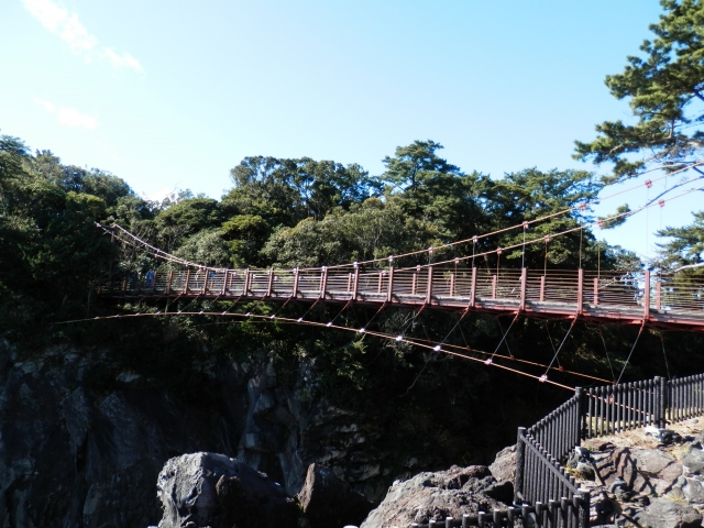城ヶ崎海岸の吊り橋が超絶景！インスタ映えする人気観光スポット！