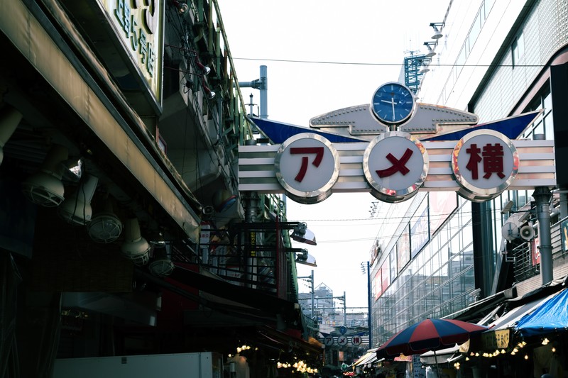 上野アメ横で有名なアメヤ横丁の魅力は 人気のお土産や食べ歩きスポットも紹介 Travelnote トラベルノート