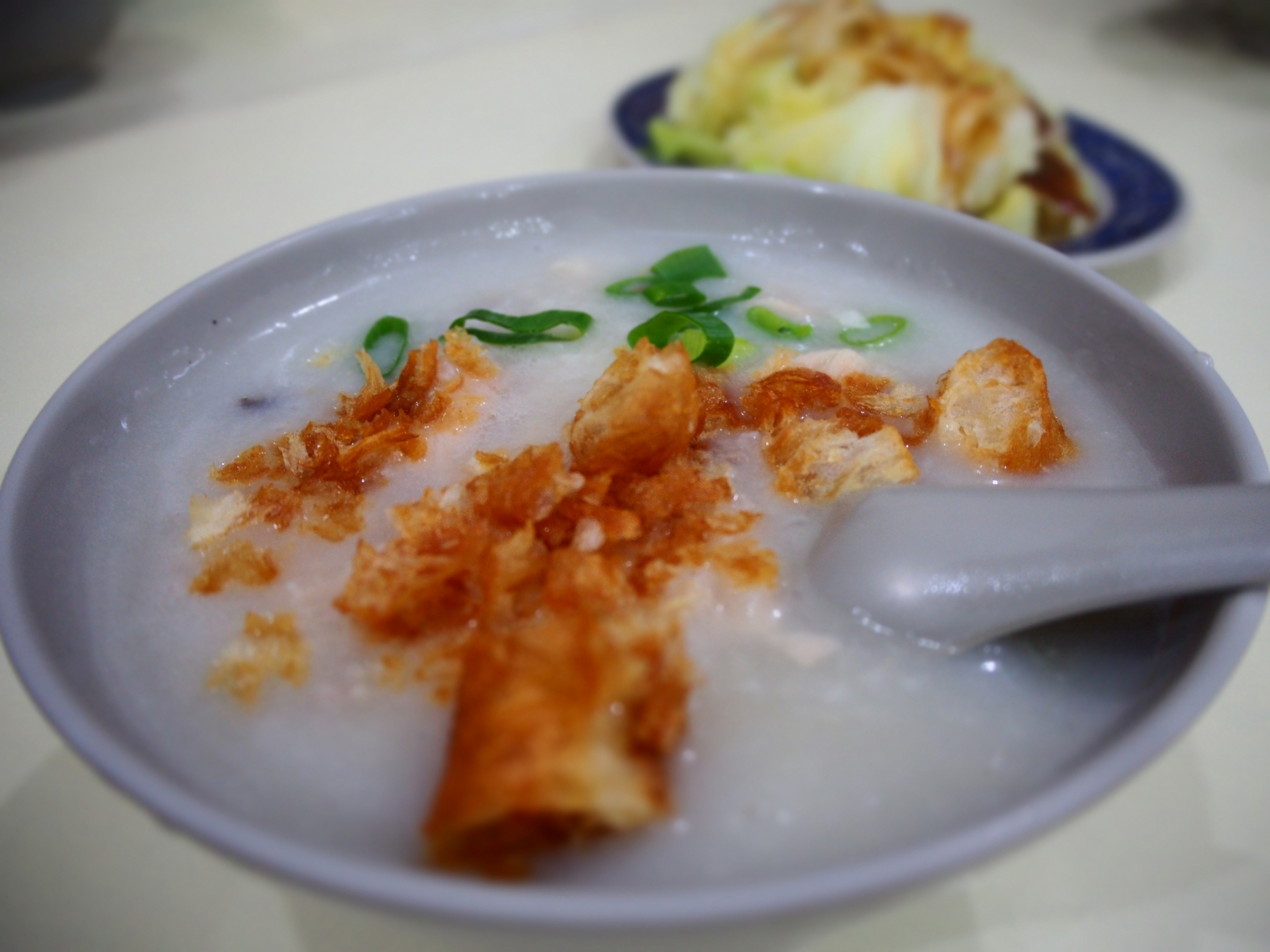 阿堂鹹粥は台湾グルメの人気店！台南の定番魚サバヒーは朝限定で食べられる！