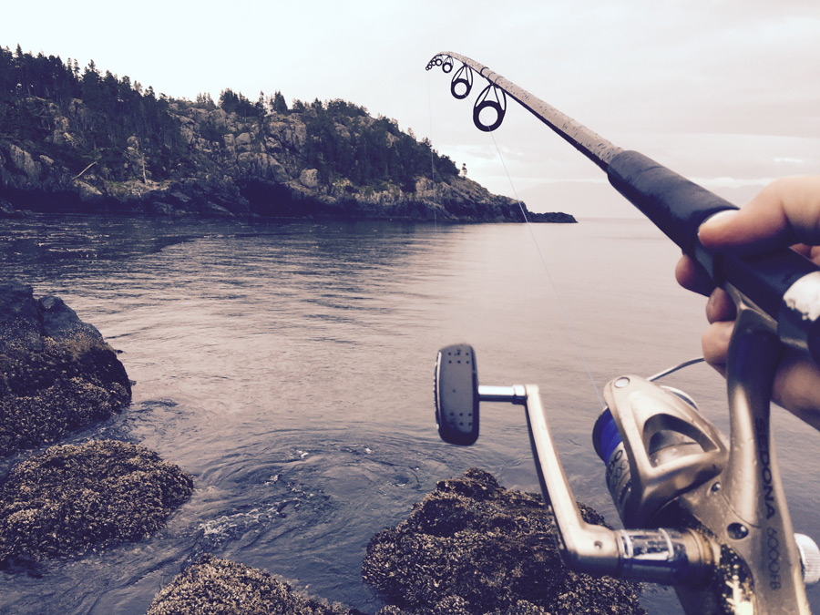 伊豆の初島で釣りを楽しむ 竿のレンタルも出来て身軽に遊べる Travelnote トラベルノート