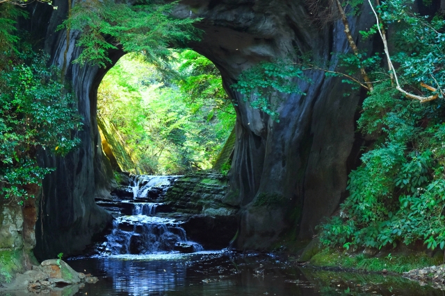千葉で滝の名所といえばココ！ジブリの世界のような絶景スポットなど！