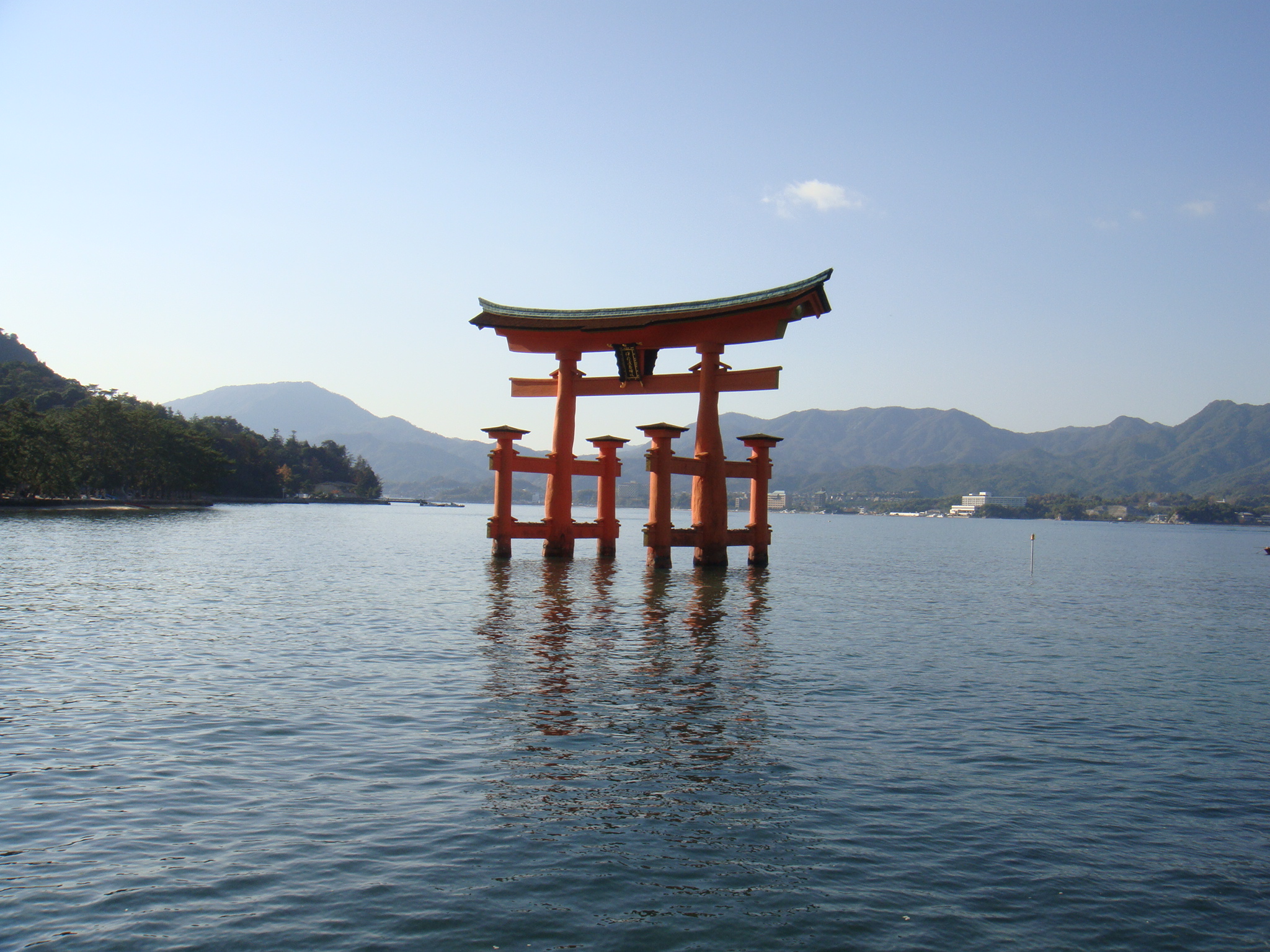 厳島神社 宮島 のお守りの種類や値段をチェック 返納方法も知っておこう Travelnote トラベルノート