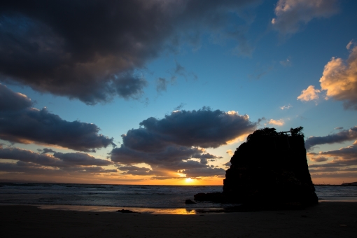 島根 稲佐の浜は夕日が美しいパワースポット 近くの神社やアクセスも調査 Travelnote トラベルノート