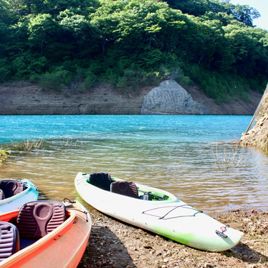 奥四万湖 群馬 でカヌー体験 絶景のキャンプ場など観光のポイントを紹介 Travelnote トラベルノート