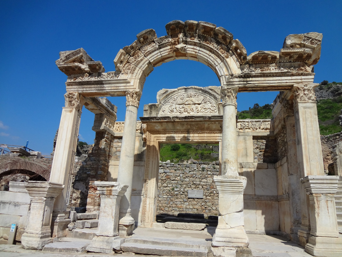エフェソス遺跡はトルコの世界遺産 アルテミス神殿やクレオパトラの妹のお墓が Travelnote トラベルノート