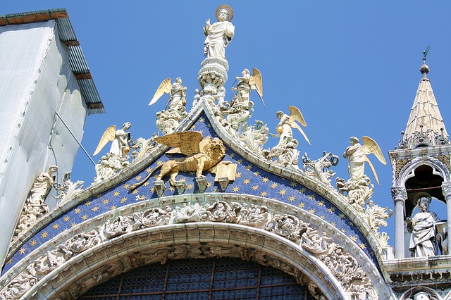 サン マルコ寺院はベネチアの有名観光スポット アクセス方法や見どころは Travelnote トラベルノート