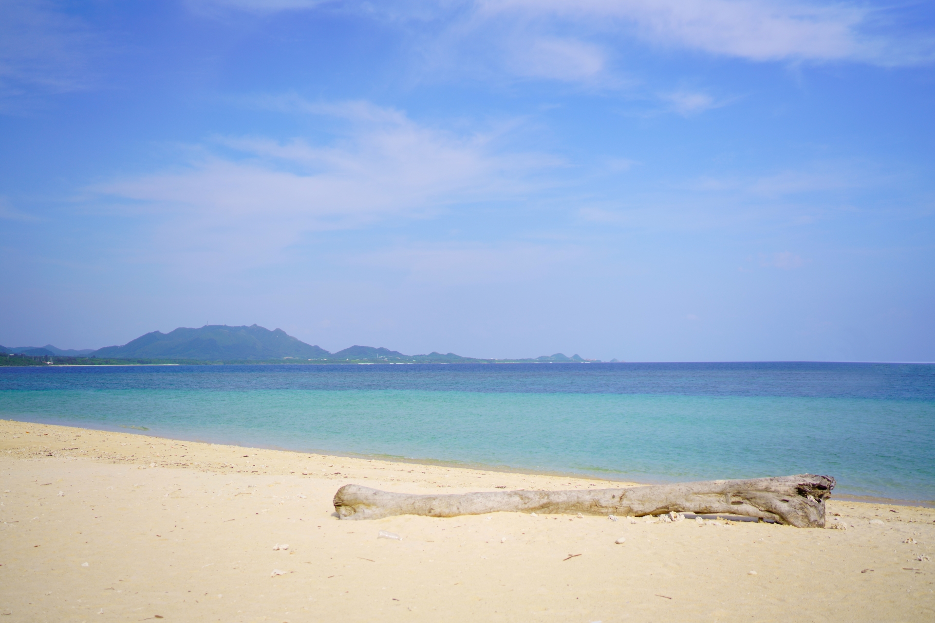 マエサトビーチで石垣島の美しい海を満喫！アクセス抜群で設備も魅力！