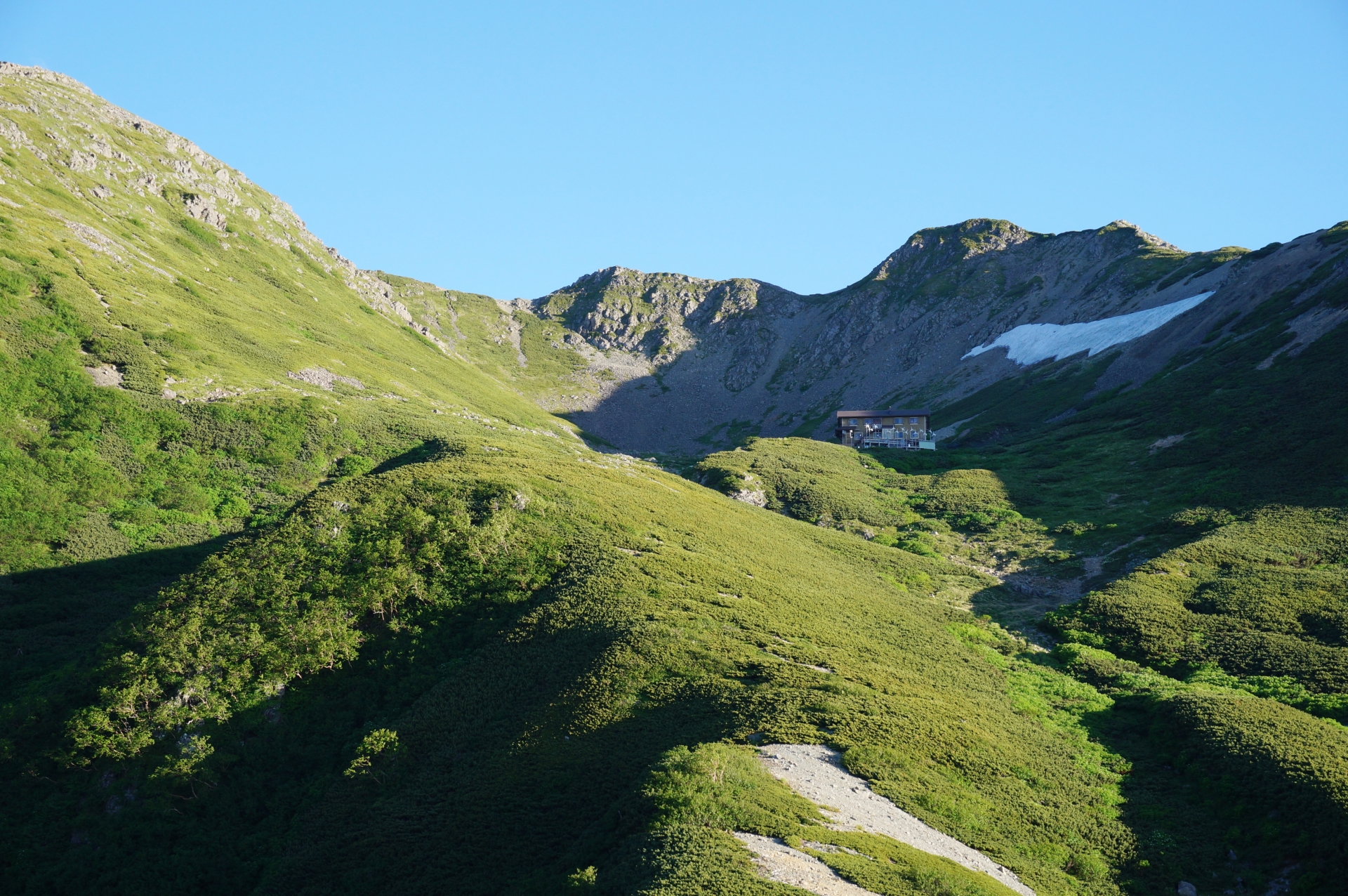 仙丈ヶ岳の日帰登山コースの難易度は バスや車でのアクセスや山小屋の場所も紹介 Travelnote トラベルノート