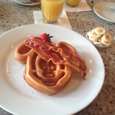 ディズニーランドで朝食が食べられるおすすめ店まとめ 予約方法 メニューは Travelnote トラベルノート