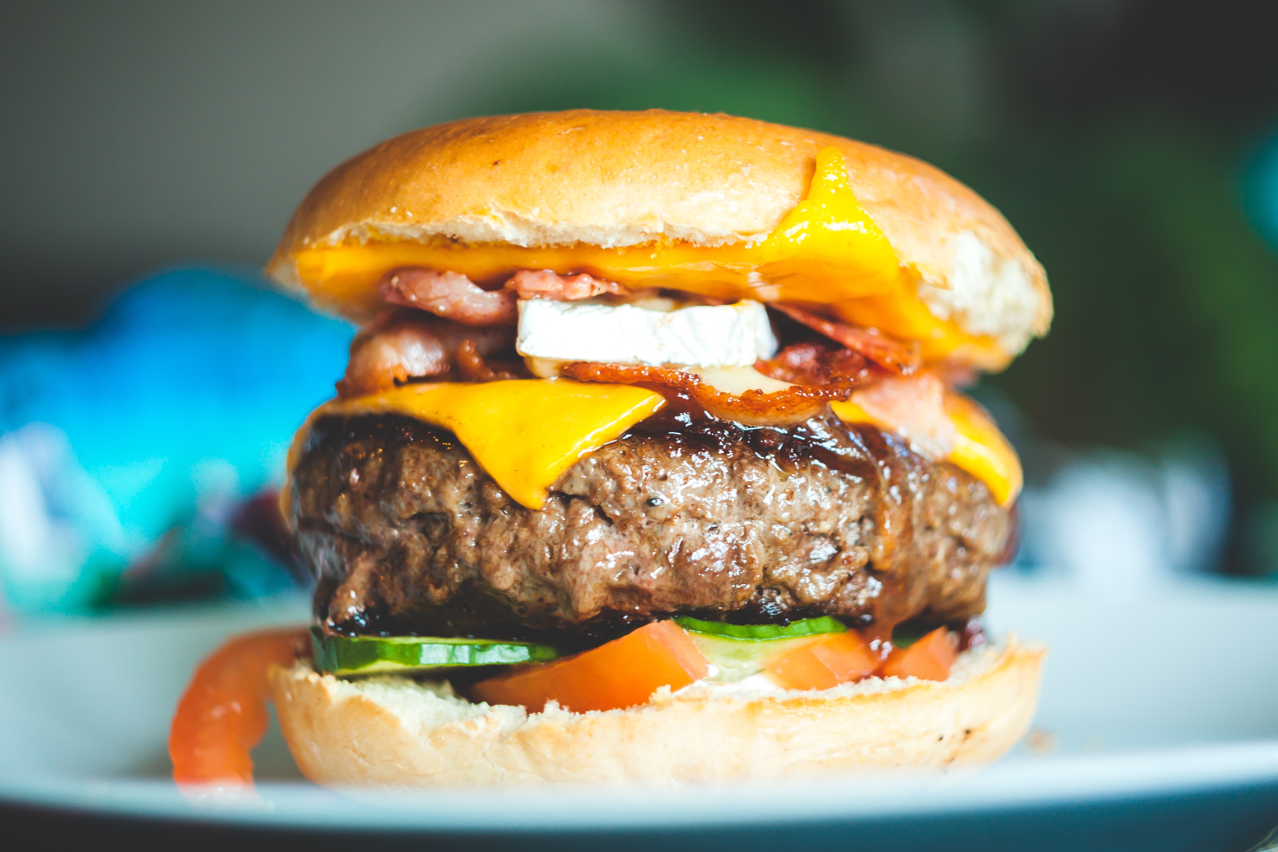 パントリー コヨーテのハンバーガーはボリューム満点！人気メニューや食べ方は？