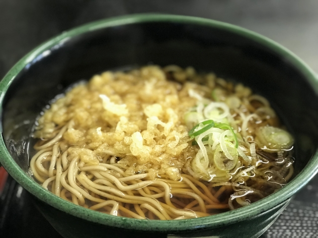 そば新御茶ノ水店はコスパ抜群の立ち食いそばの名店 おすすめメニューをご紹介 Travelnote トラベルノート