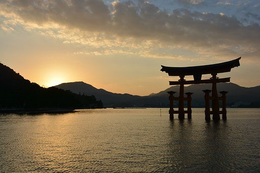厳島神社の満潮 干潮時間をチェック 参拝するのにおすすめのタイミングは Travelnote トラベルノート