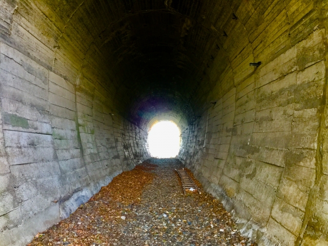 「旧小峰トンネル」は東京の心霊スポット！宮崎勤が起こした事件とは？